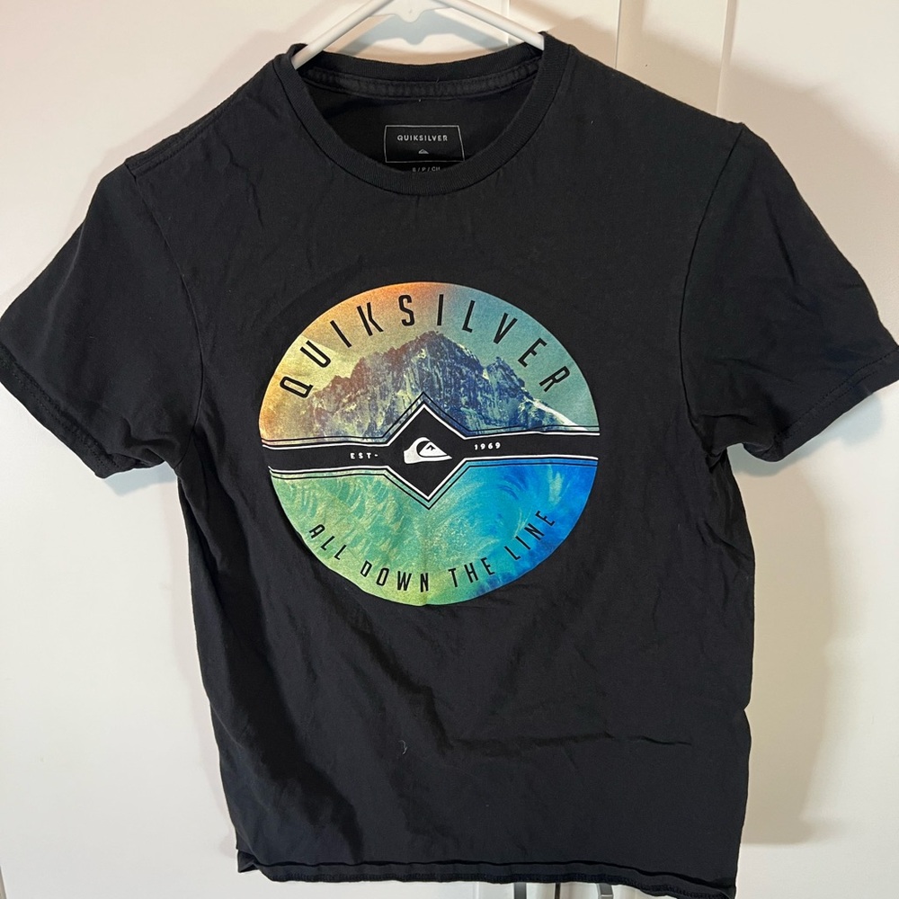 Quiksilver Black Crew Neck Tee. Size small.